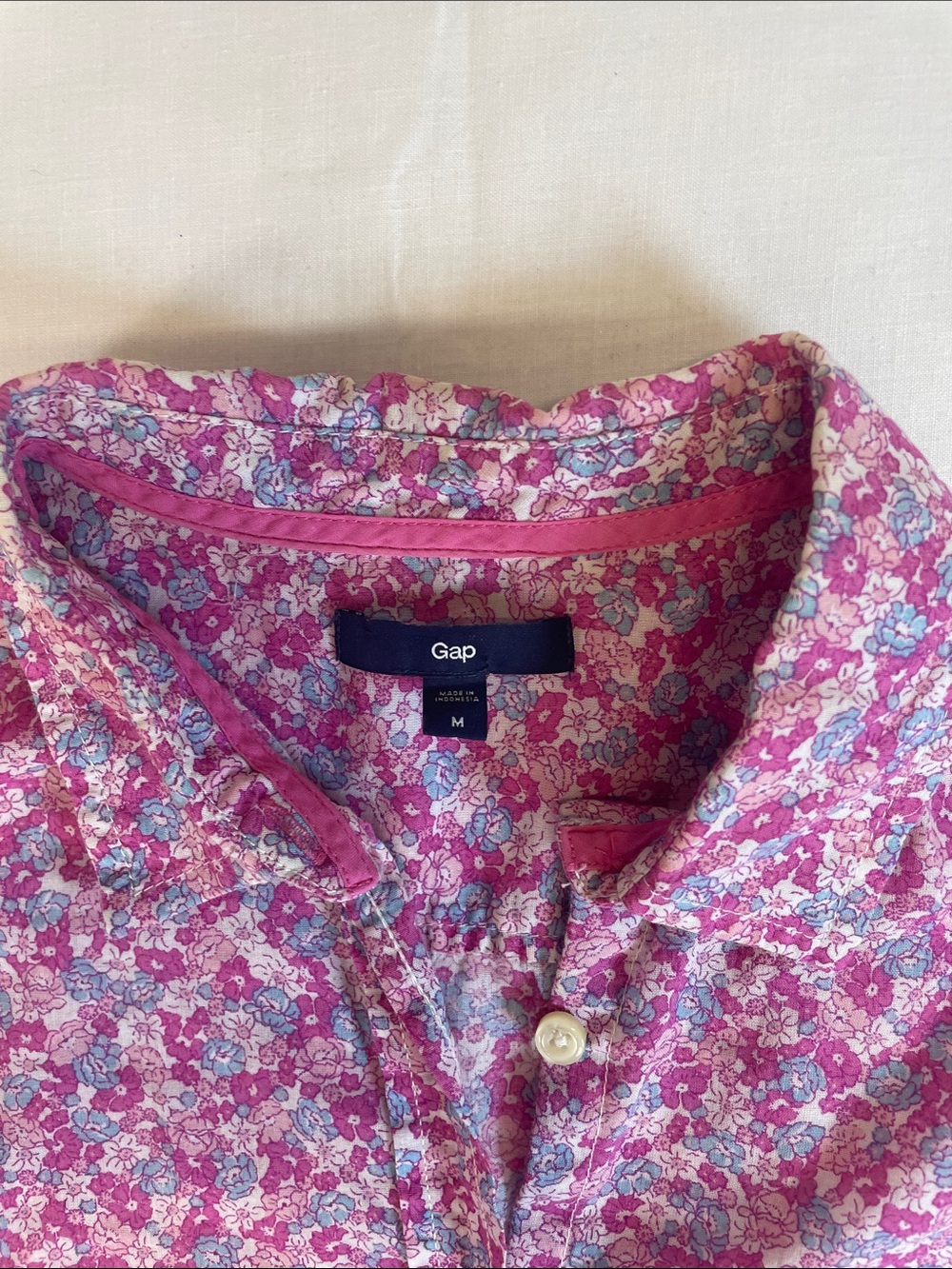 GAP Pink Floral-Print Button Down Shirt - Picture 2 of 5